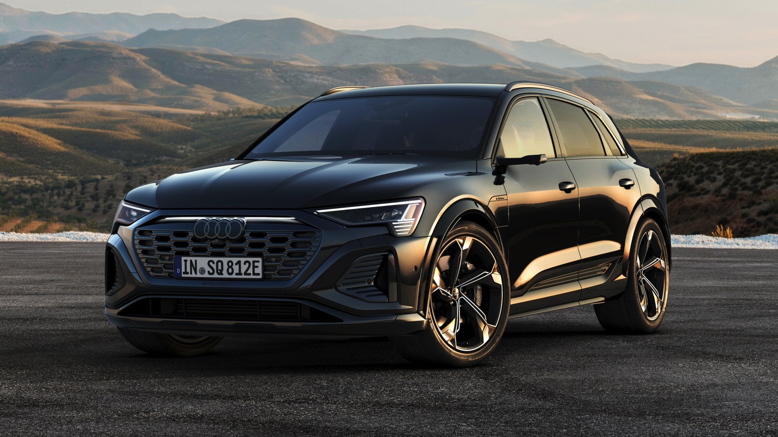 Audi SQ8 SUV e-tron 2023 elektrikli otomobil Audi SQ8 SUV e-tron 2023 elektrikli otomobil