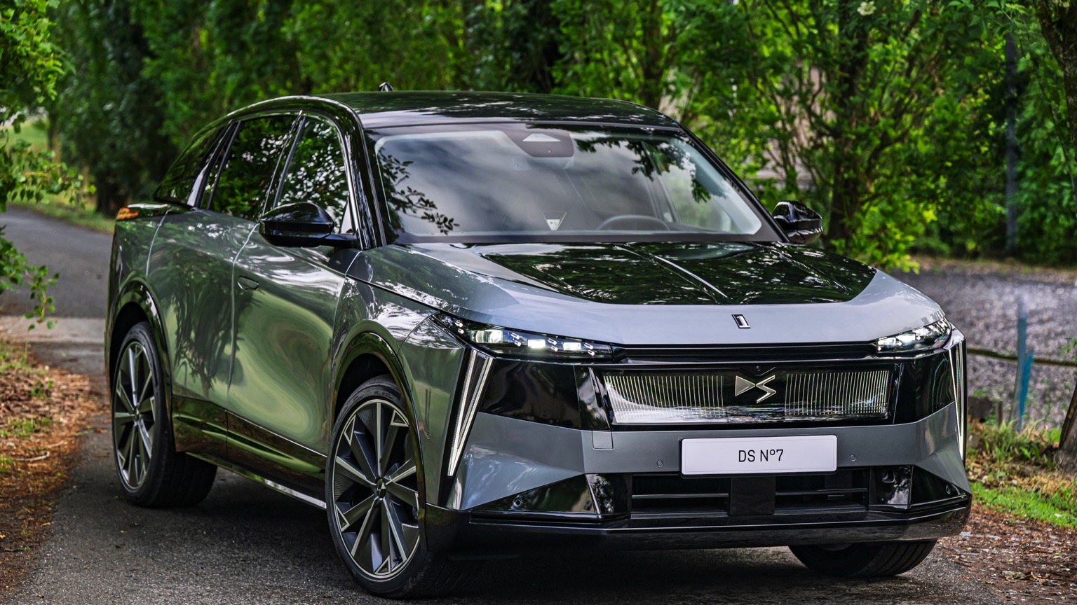 DS Automobiles N°7 AWD Long Range