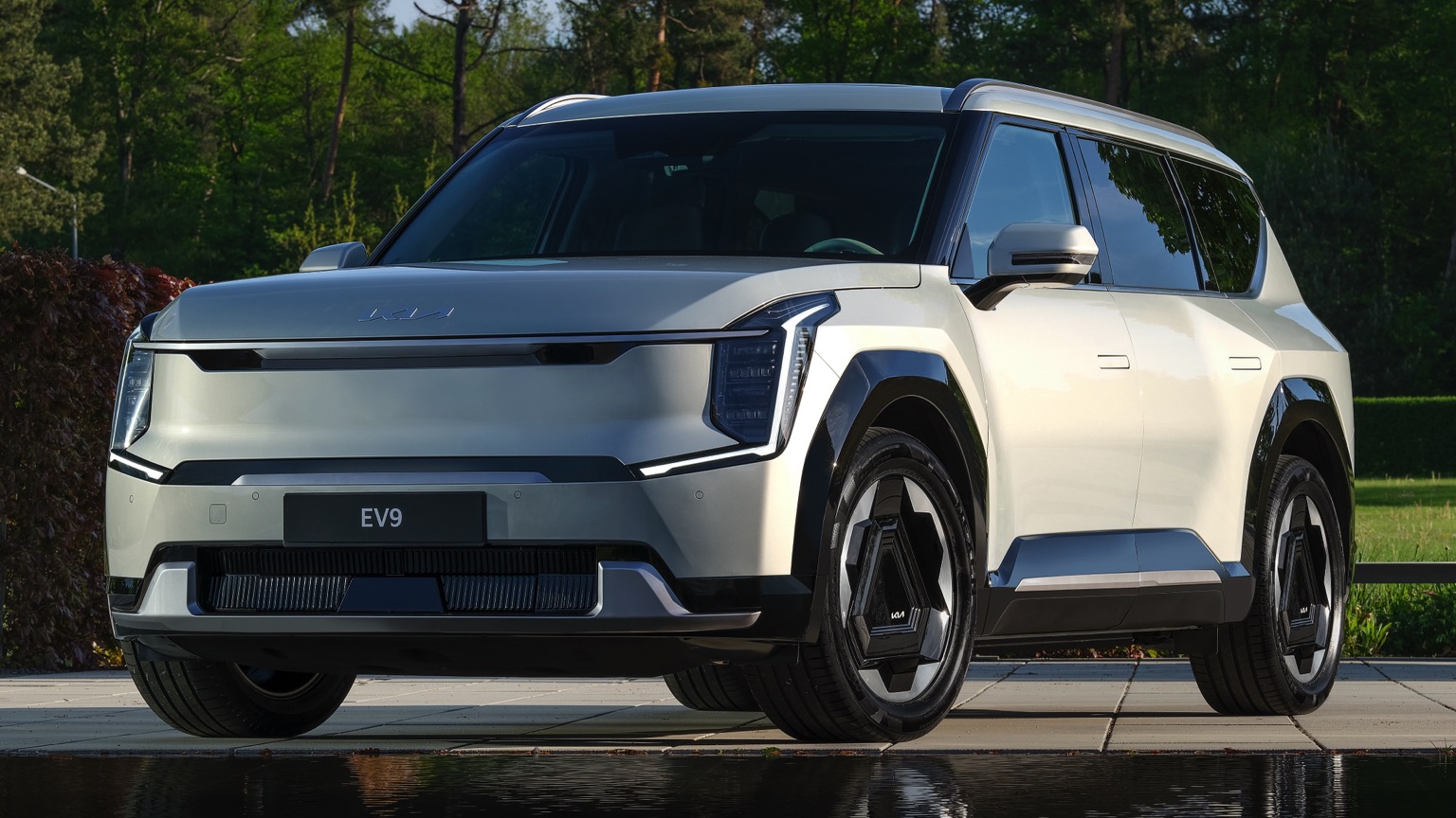 Kia EV9 76.1 kWh RWD 2024 elektrikli otomobil Kia EV9 76.1 kWh RWD 2024 elektrikli otomobil