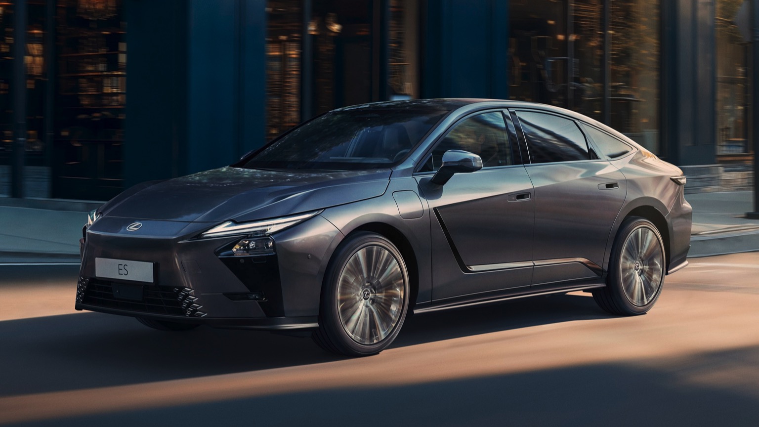 Lexus ES 500e DIRECT 4 (MY26) 2026 elektrikli otomobil