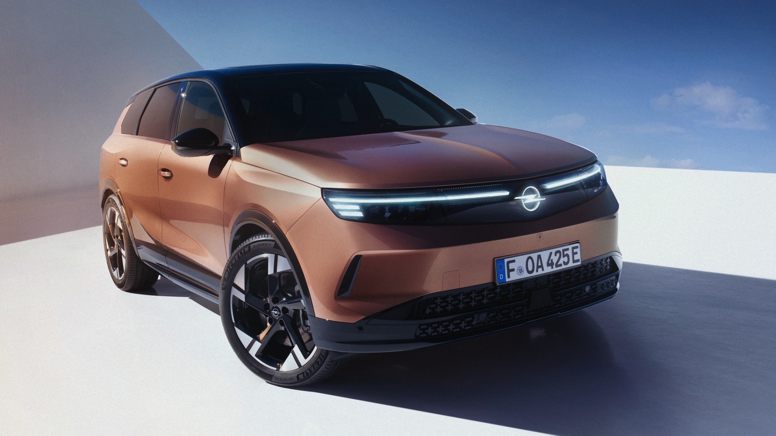 Opel Grandland Electric 97 kWh 2025 elektrikli otomobil Opel Grandland Electric 97 kWh 2025 elektrikli otomobil