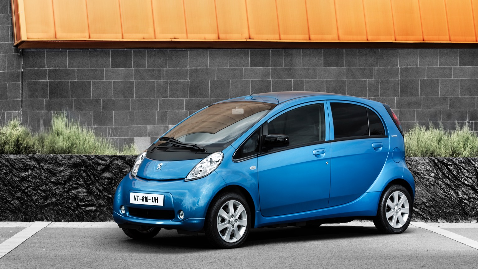 Peugeot iOn 2016 elektrikli otomobil Peugeot iOn 2016 elektrikli otomobil