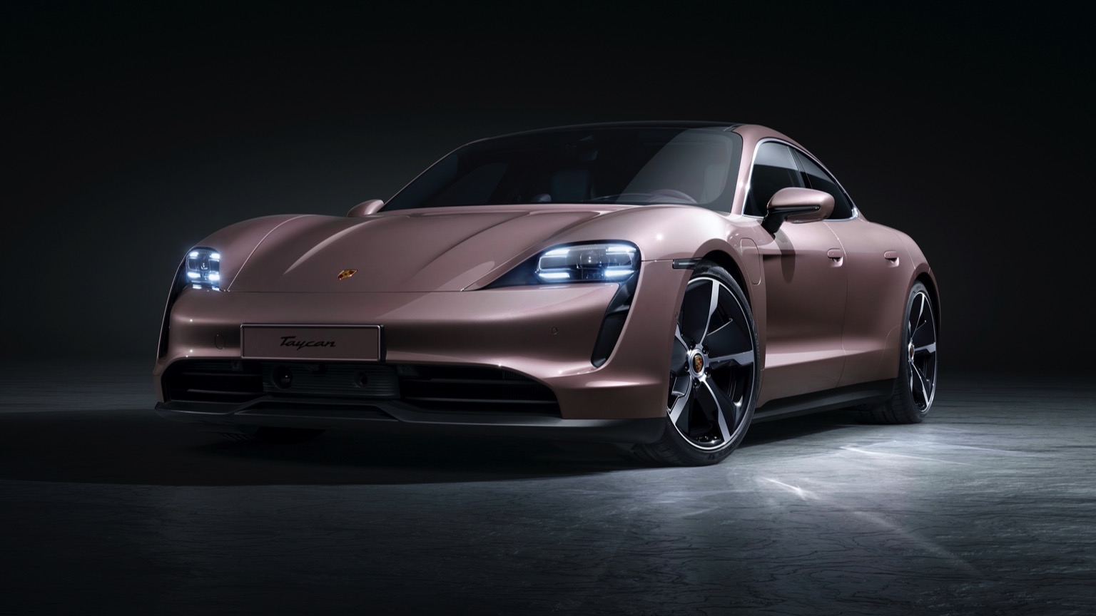 Porsche Taycan 2023 elektrikli otomobil Porsche Taycan 2023 elektrikli otomobil