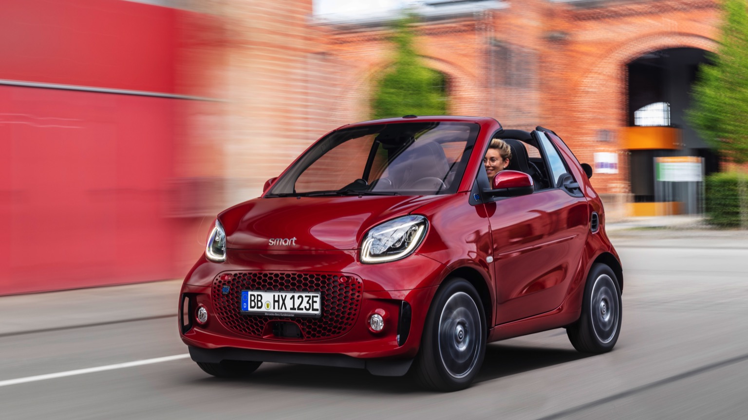 Smart EQ fortwo cabrio 2020 elektrikli otomobil Smart EQ fortwo cabrio 2020 elektrikli otomobil