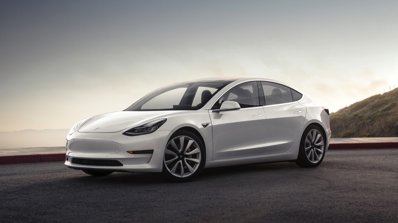 Tesla Model 3 Long Range AWD 2019 elektrikli otomobil Tesla Model 3 Long Range AWD 2019 elektrikli otomobil