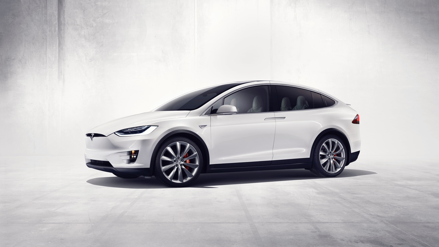 Tesla Model X P90D 2016 elektrikli otomobil Tesla Model X P90D 2016 elektrikli otomobil