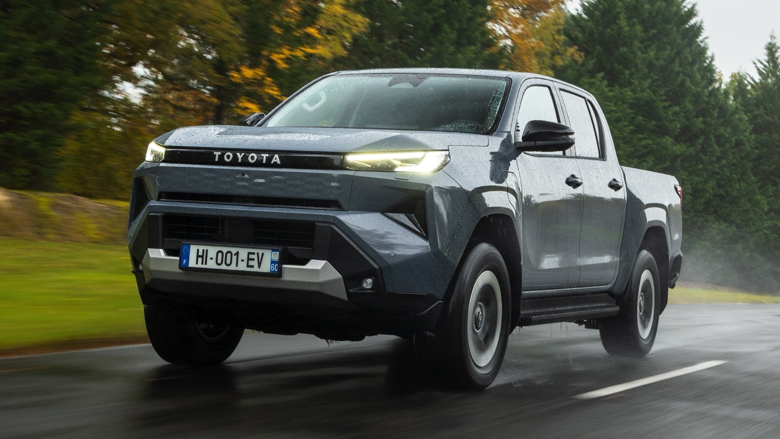 Toyota Hilux Electric 59.2 kWh 2026 elektrikli otomobil Toyota Hilux Electric 59.2 kWh 2026 elektrikli otomobil