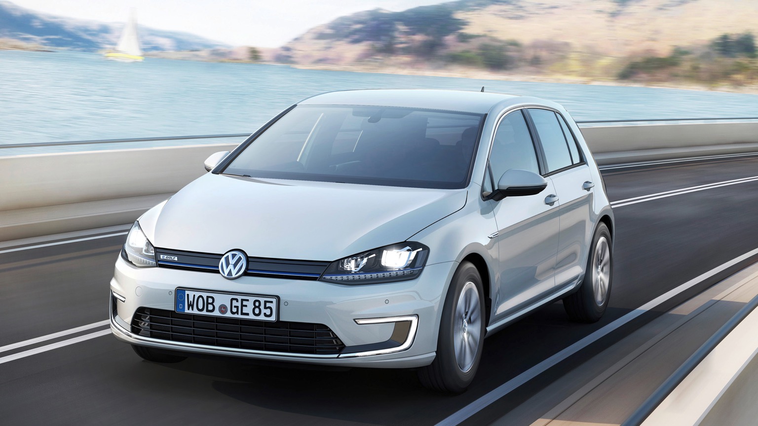 Volkswagen e-Golf 2014 elektrikli otomobil Volkswagen e-Golf 2014 elektrikli otomobil